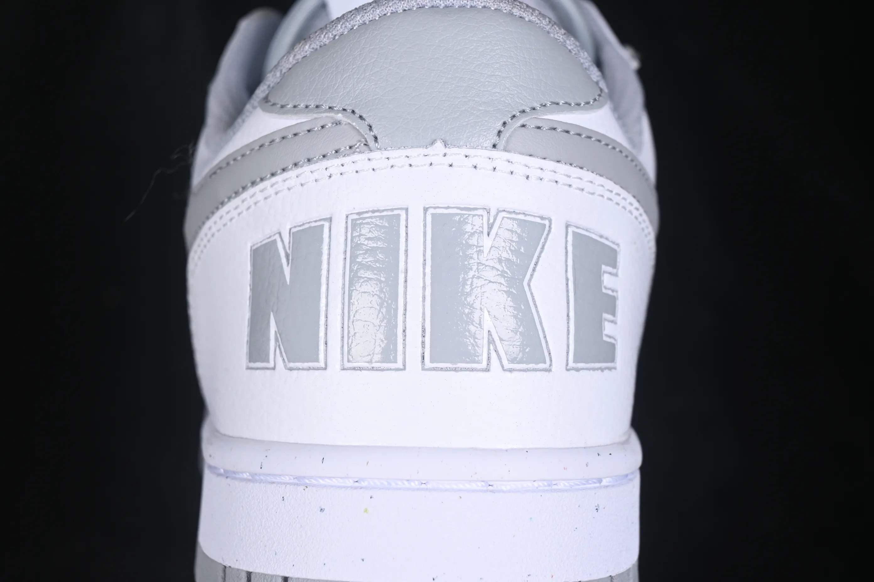 All categories Nk SB Dunk series Nk SB Dunk Low low-top sneakers Nike SB Dunk Low white gray low-top casual sneakers 355152-106